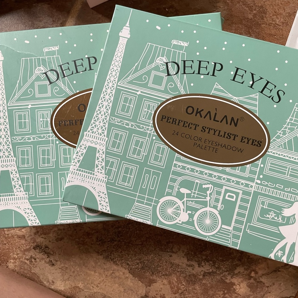Eyeshadow palette